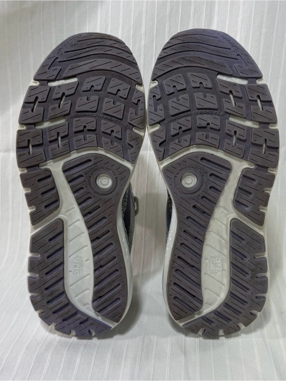 Brooks Ariel GTS 24 Women’s 11 Wide D Gray Lavender Stability Running Shoes - Picture 4 of 7